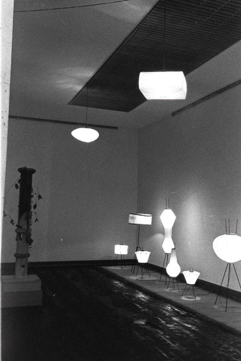 Installation view of "Isamu Noguchi Exhibition," Museum of Modern Art, Kamakura 
