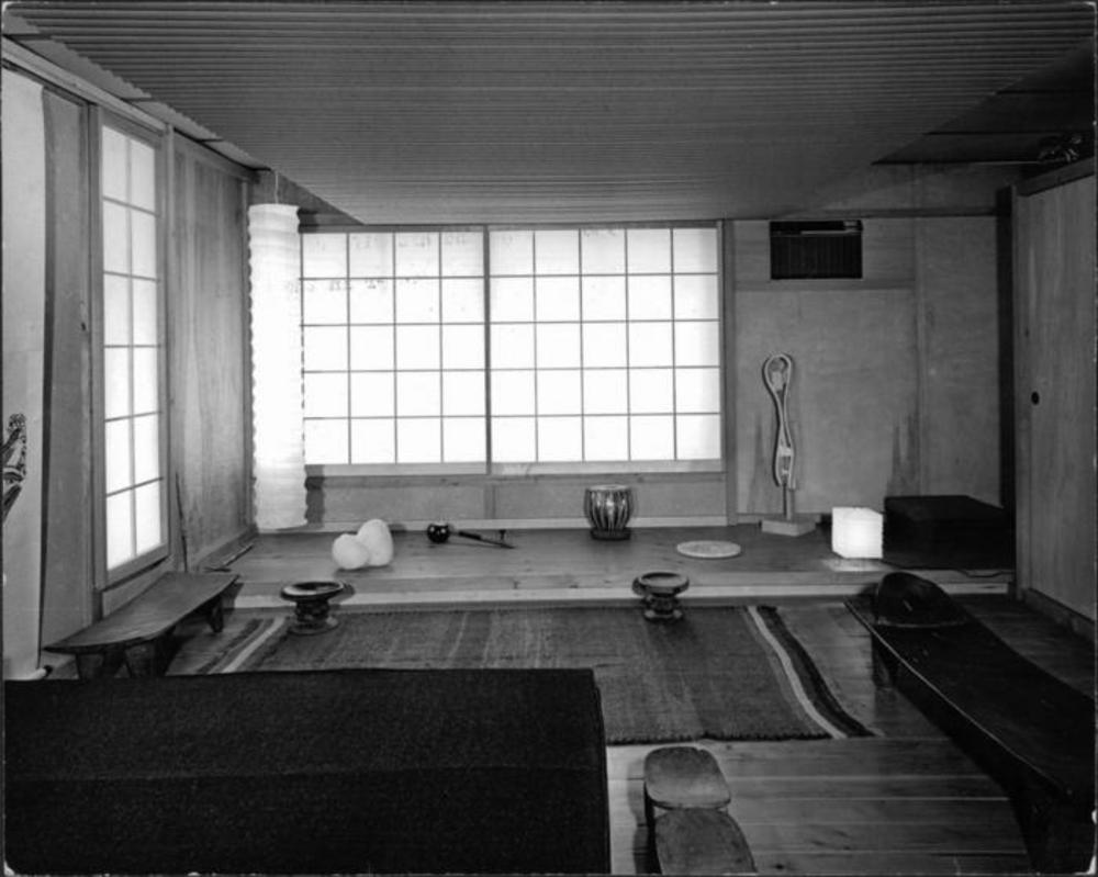 Mrs. White, image 6