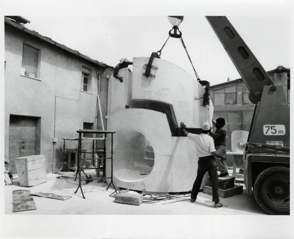 Installation process for "Isamu Noguchi:  What is Sculpture?," 1986 Venice Biennale, June 29, 1986 - September 28, 1986.