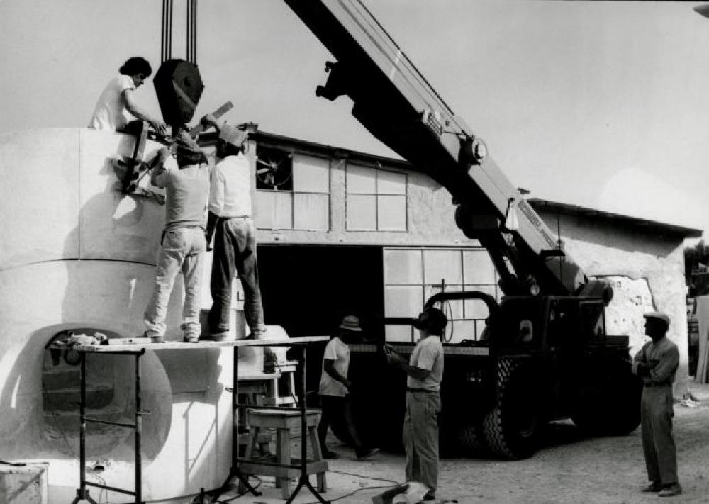 Isamu Noguchi observing installation process for "Isamu Noguchi: What is Sculpture?," 1986 Venice Biennale, June 29, 1986 - September 28, 1986.
