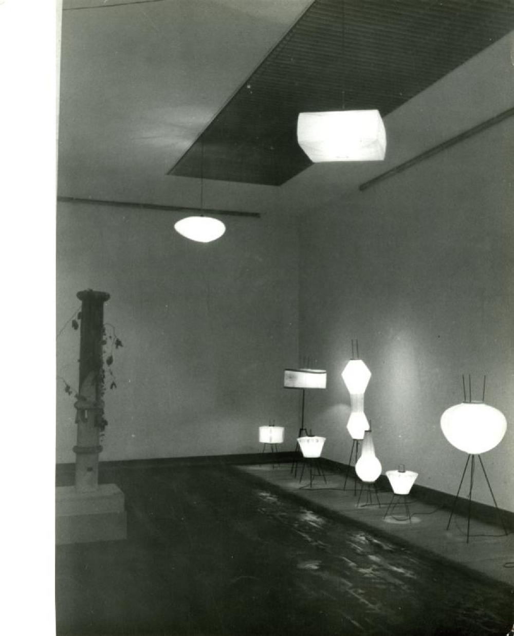 Installation view of "Isamu Noguchi Exhibition," Museum of Modern Art, Kamakura