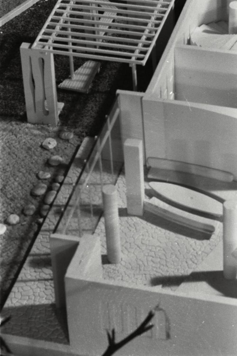 Installation view of "Isamu Noguchi," Mitsukoshi Department Store exhibition (Nihombashi Head Store); Model for Faculty Room and Garden, Shin Banraisha, Keio University