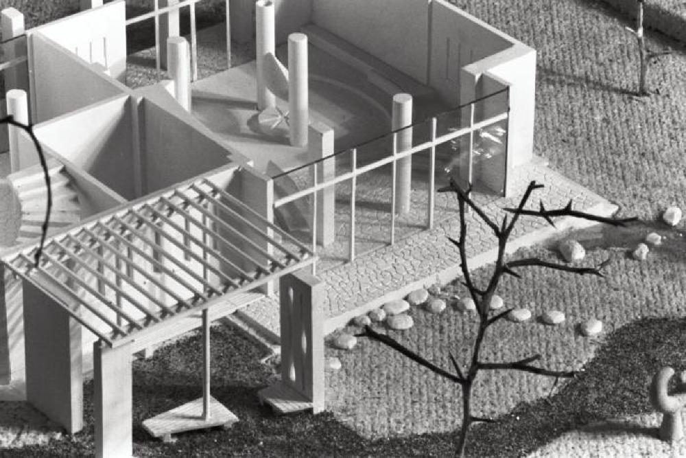 Installation view of "Isamu Noguchi," Mitsukoshi Department Store exhibition (Nihombashi Head Store); Model for Faculty Room and Garden, Shin Banraisha, Keio University