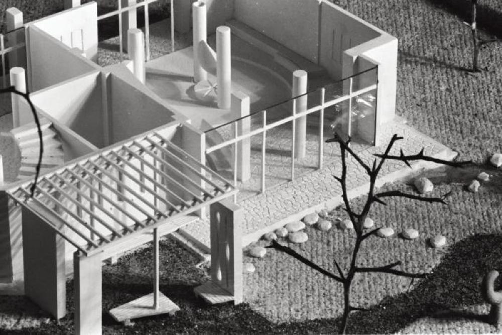 Installation view of "Isamu Noguchi," Mitsukoshi Department Store exhibition (Nihombashi Head Store); Model for Faculty and Garden, Shin Banraisha, Keio University