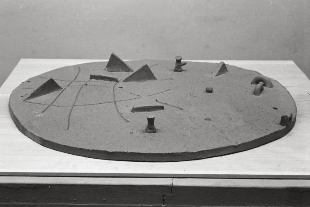 Installation view of "Isamu Noguchi Exhibition," Museum of Modern Art, Kamakura