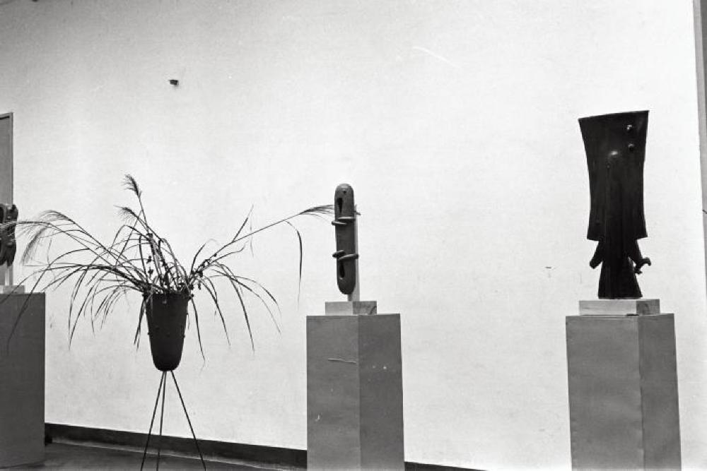 Installation view of "Isamu Noguchi Exhibition," Museum of Modern Art, Kamakura