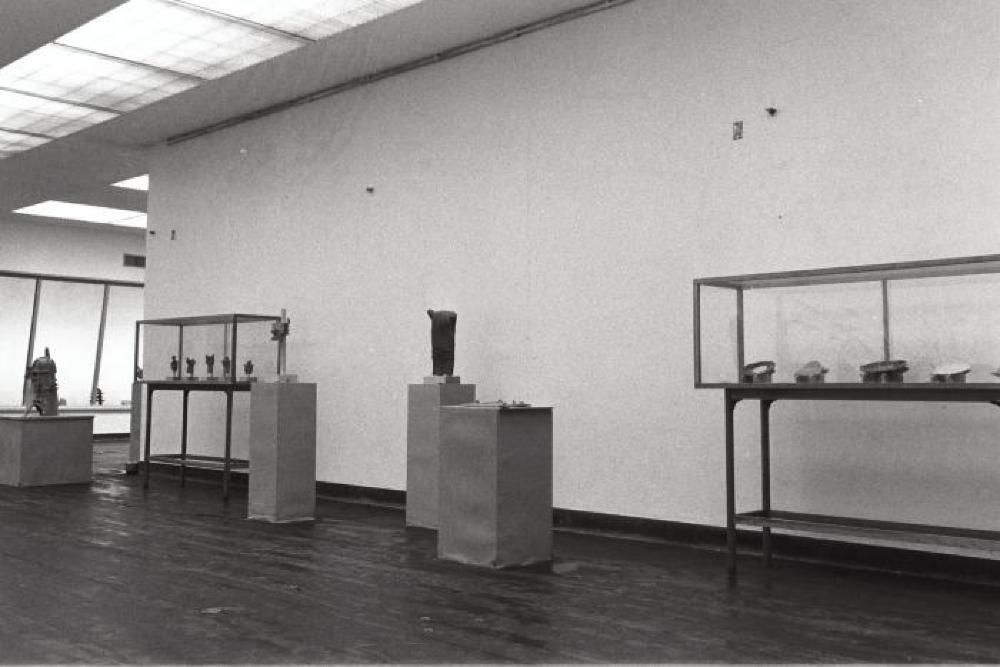 Installation view of "Isamu Noguchi Exhibition," Museum of Modern Art, Kamakura 