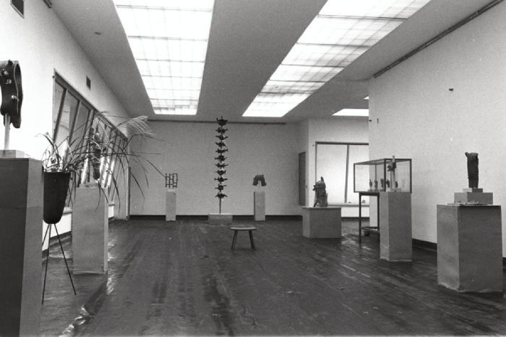 Installation view of "Isamu Noguchi Exhibition," Museum of Modern Art, Kamakura 