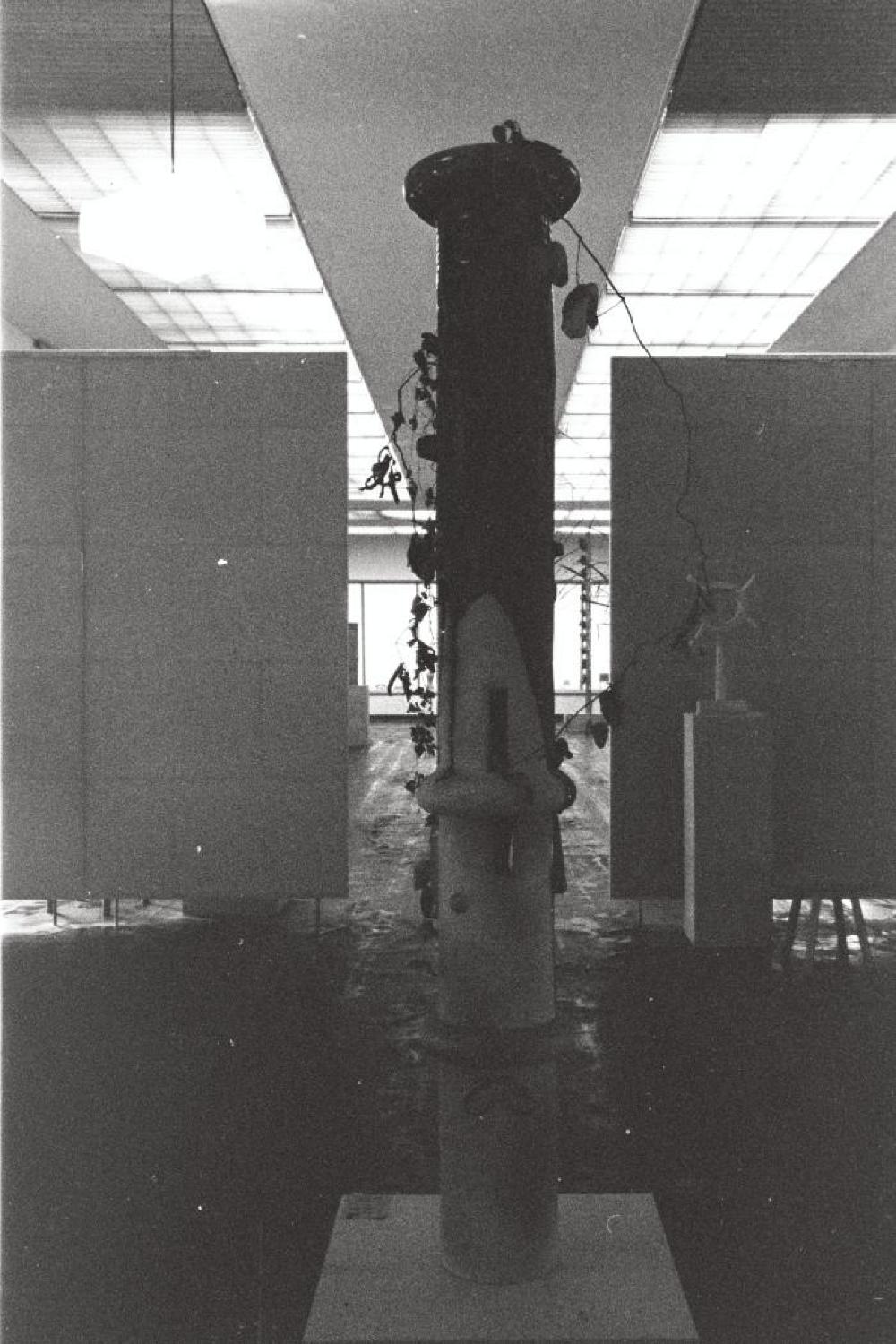 Installation view of "Isamu Noguchi Exhibition," Museum of Modern Art, Kamakura 