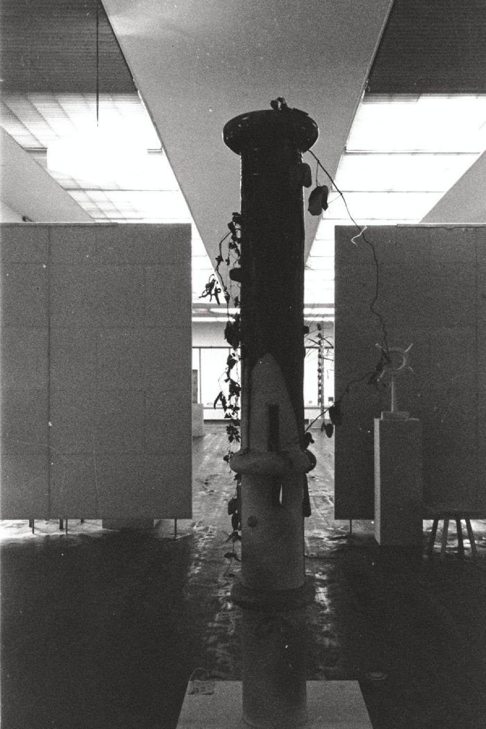 Installation view of "Isamu Noguchi Exhibition," Museum of Modern Art, Kamakura 