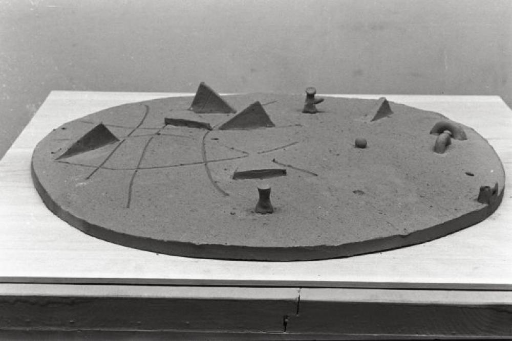 Installation view of "Isamu Noguchi Exhibition," Museum of Modern Art, Kamakura