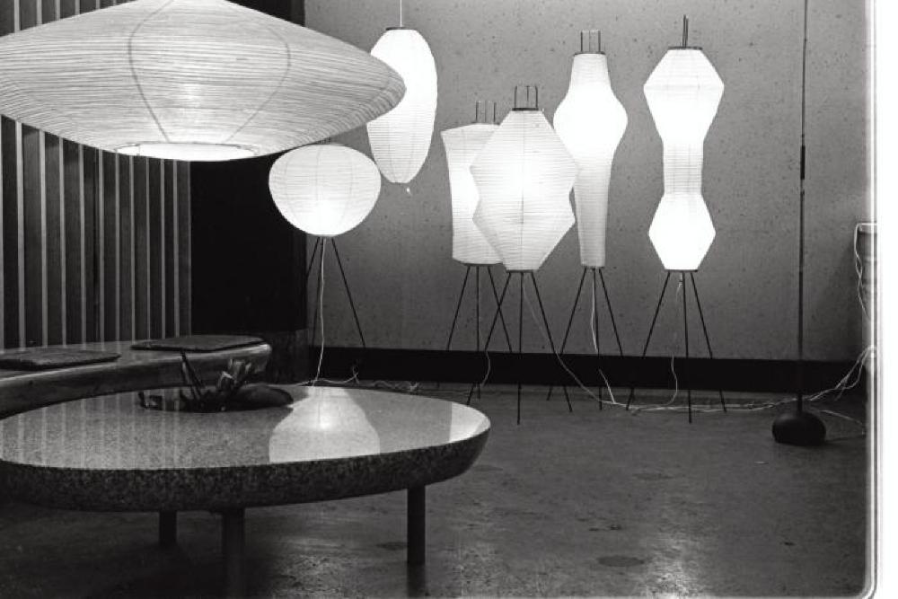 Installation view of "Isamu Noguchi Exhibition," Chuo Koron Gallery