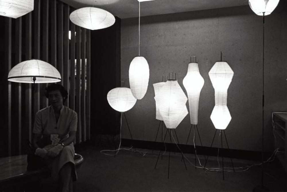 Installation view of "Isamu Noguchi Exhibition," Chuo Koron Gallery 