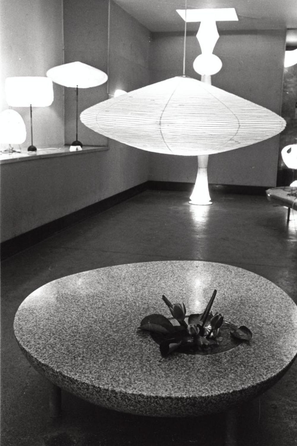 Installation view of "Isamu Noguchi Exhibition," Chuo Koron Gallery 