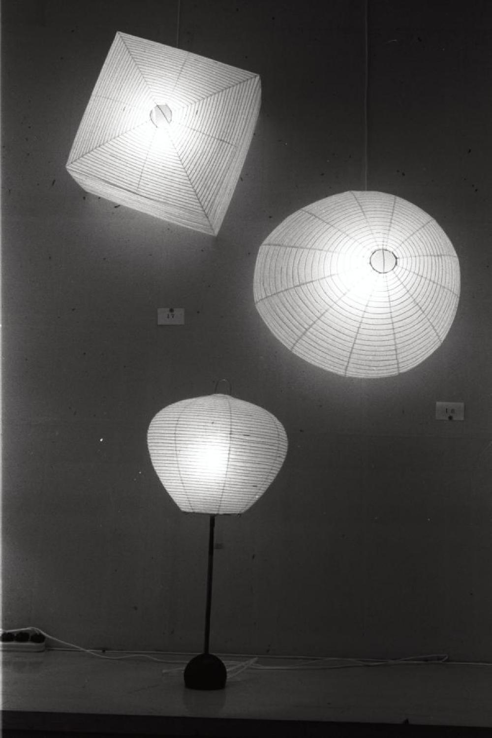 Installation view of "Isamu Noguchi Exhibition," Chuo Koron Gallery 