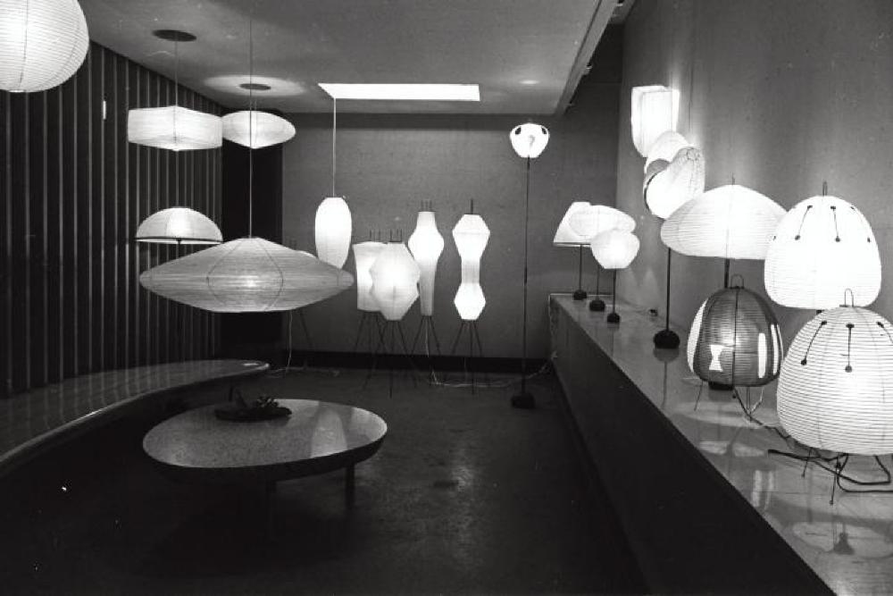 Installation view of "Isamu Noguchi Exhibition," Chuo Koron Gallery 