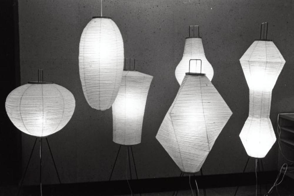 Installation view of "Isamu Noguchi Exhibition," Chuo Koron Gallery 