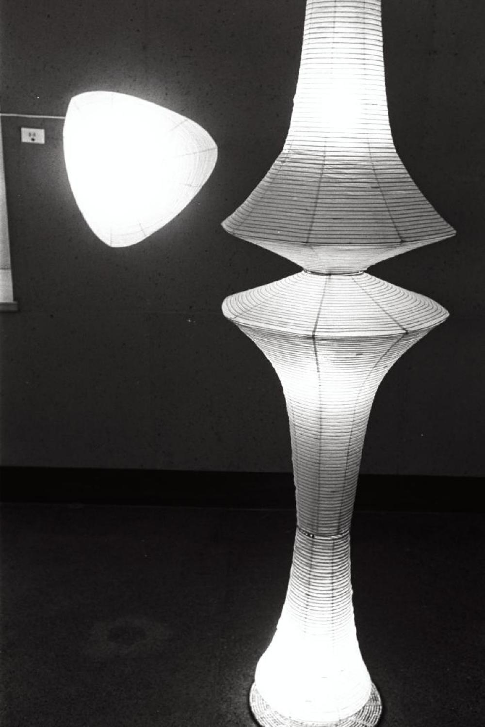 Installation view of "Isamu Noguchi Exhibition," Chuo Koron Gallery 