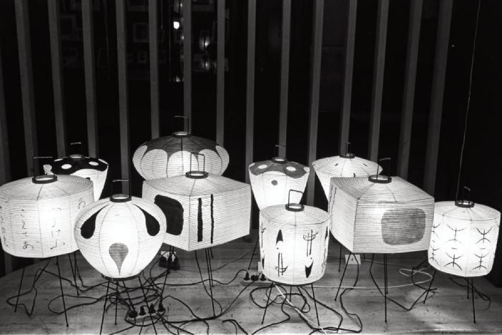 Installation view of "Isamu Noguchi Exhibition," Chuo Koron Gallery 