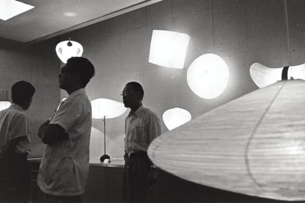 Installation view of "Isamu Noguchi Exhibition," Chuo Koron Gallery 