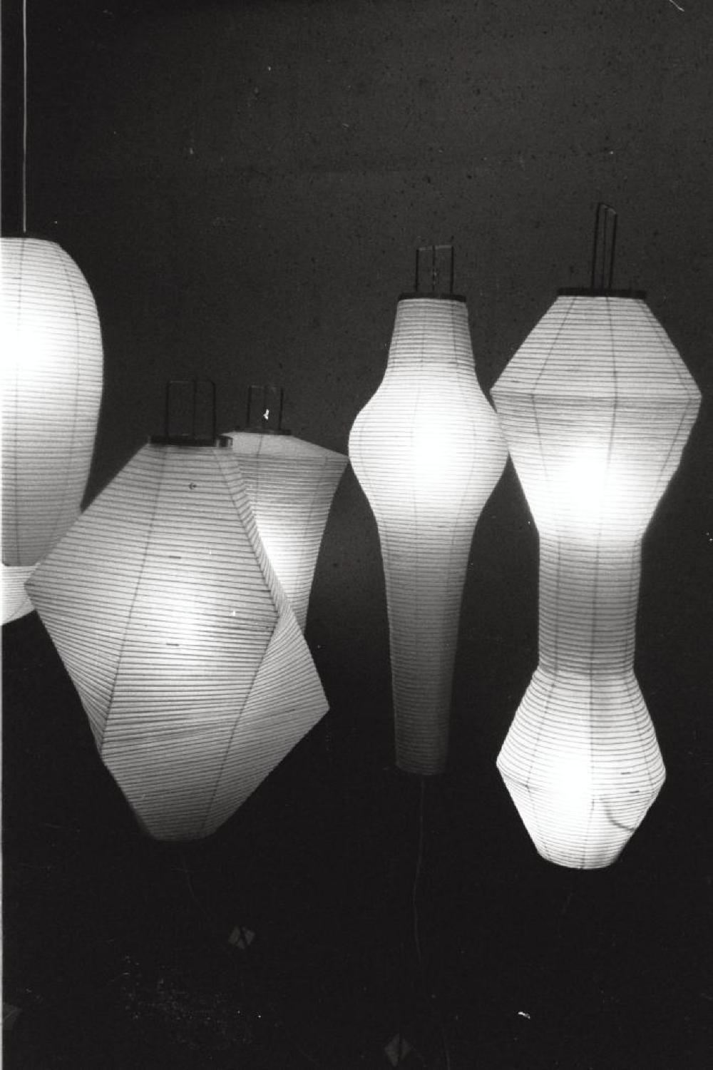 Installation view of "Isamu Noguchi Exhibition," Chuo Koron Gallery 