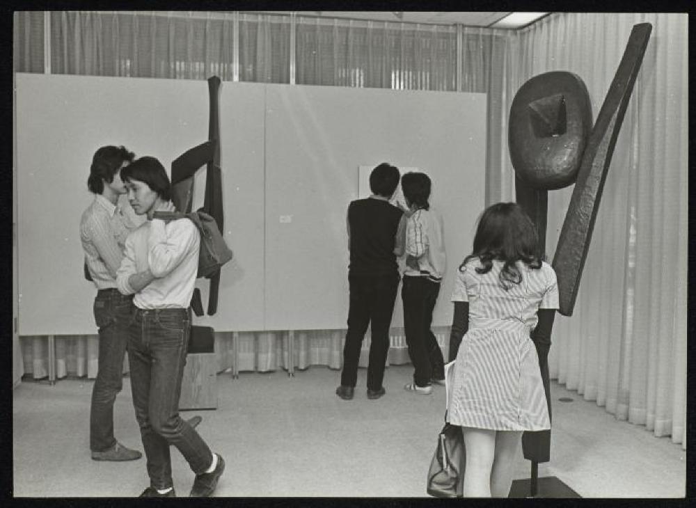 Installation view of "Isamu Noguchi," Minami Gallery 