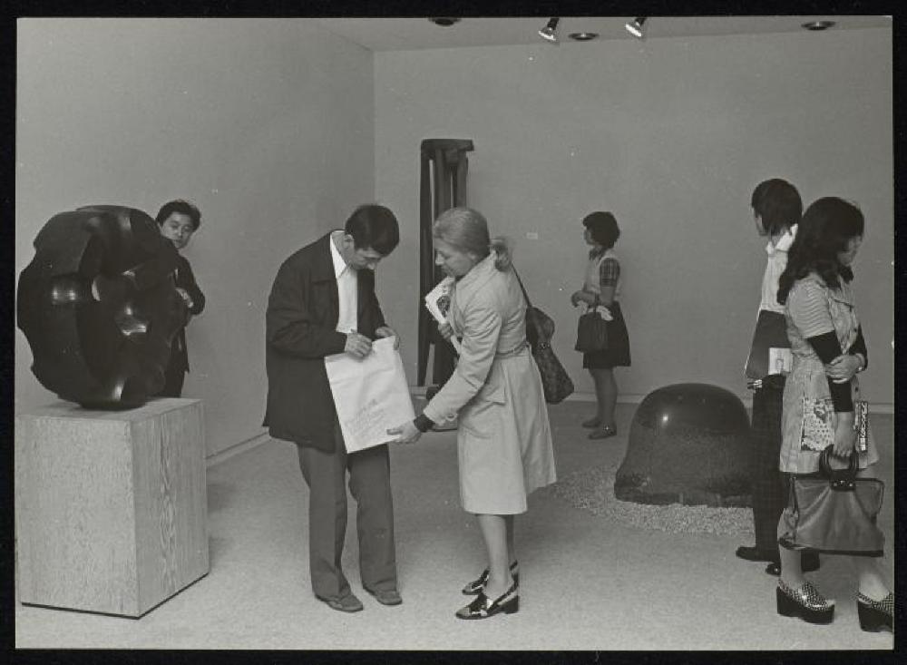 Installation view of "Isamu Noguchi," Minami Gallery 