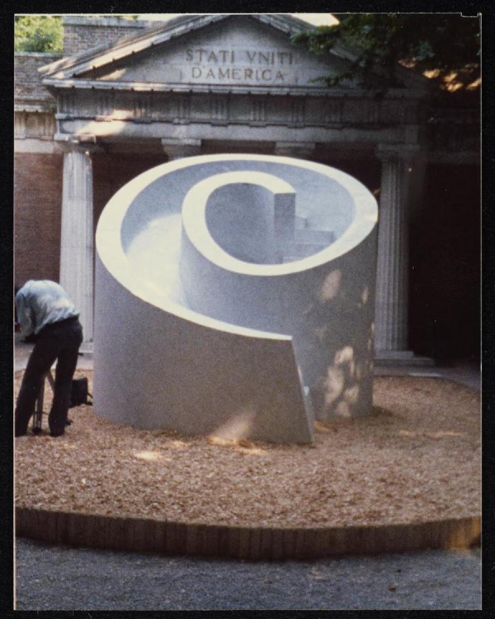 Installation view of Slide Mantra at "Isamu Noguchi: What is Sculpture?" 1986 Venice Biennale