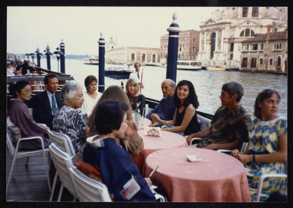 1986 Venice Biennale visit, group including Noguchi with Arne Glimcher, Priscilla Morgan, Kyoko Kawamura, J.B. Blunk, Ailes Spinden and others