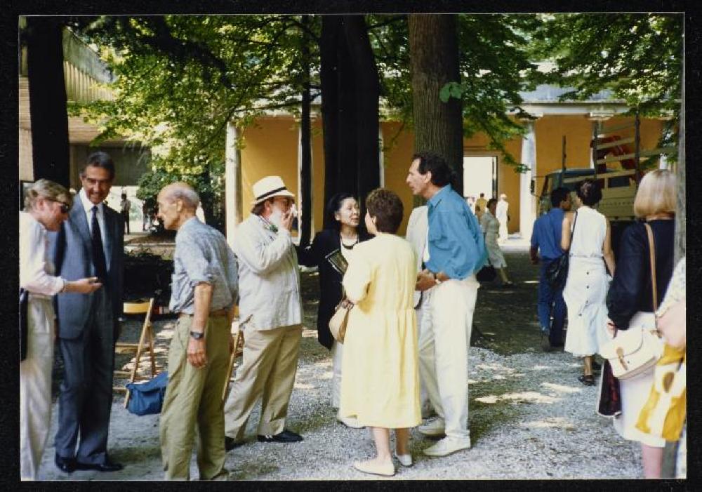 Isamu Noguchi with Henry Geldzahler, Arne Glimcher and others at "Isamu Noguchi: What is Sculpture?" 1986 Venice Biennale
