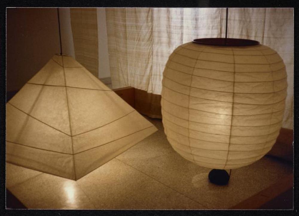 Akari on display as part of 'Isamu Noguchi: What is Sculpture?' at the 1986 Venice Biennale