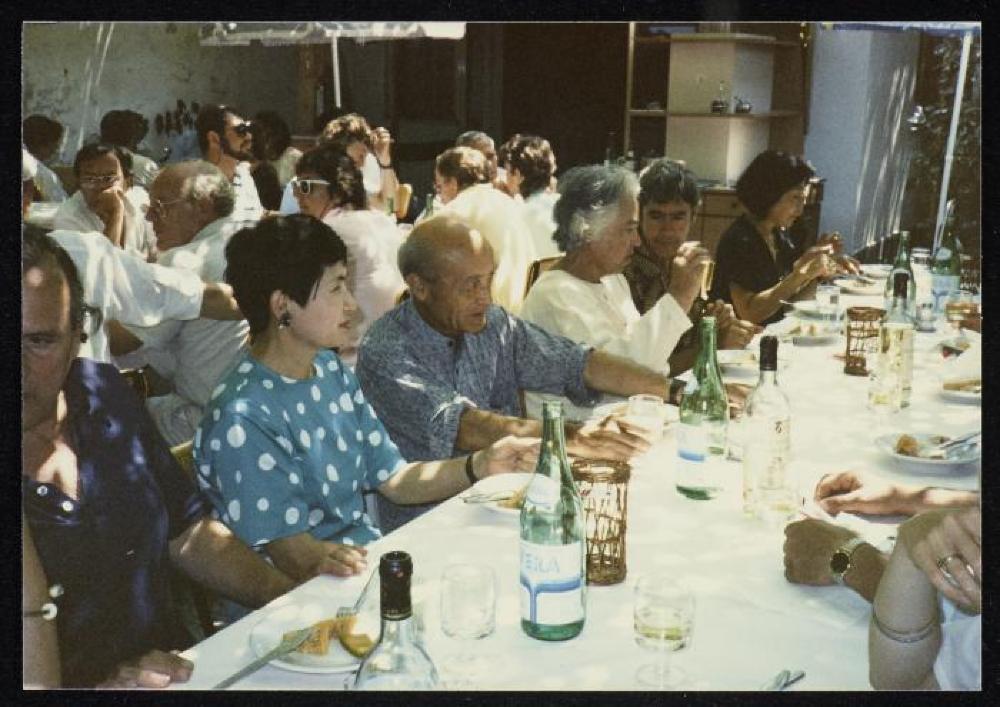 Isamu Noguchi with Gonzalo Fonseca, Ailes Spinden, J.B. Blunk and others at event for "Isamu Noguchi: What is Sculpture?" 1986 Venice Biennale