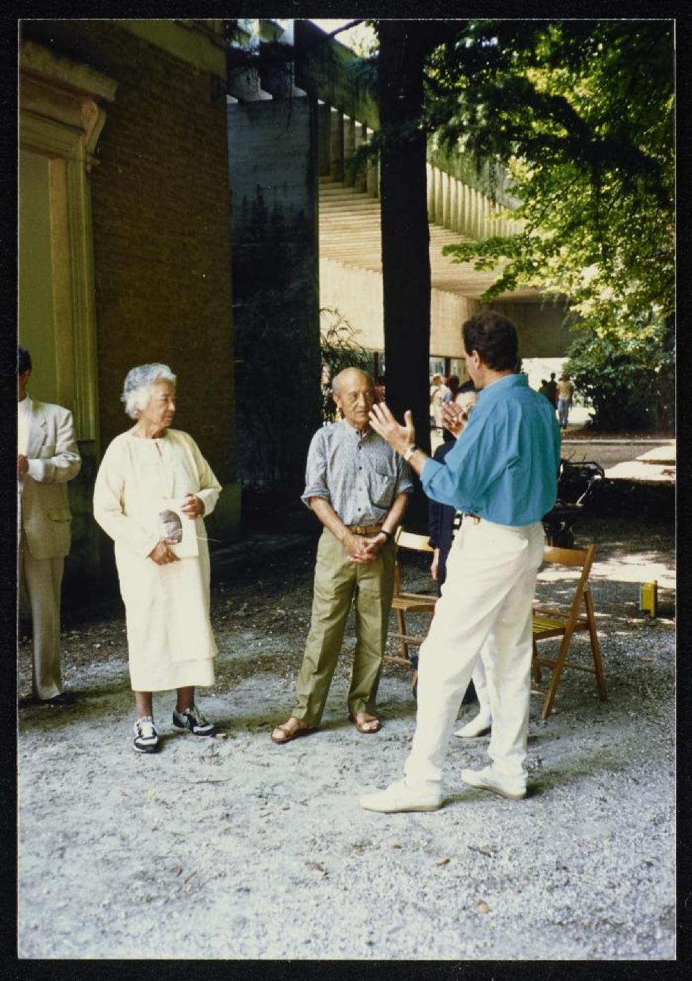 Isamu Noguchi with Ailes Spinden and Arne Glimcher at "Isamu Noguchi: What is Sculpture?" 1986 Venice Biennale