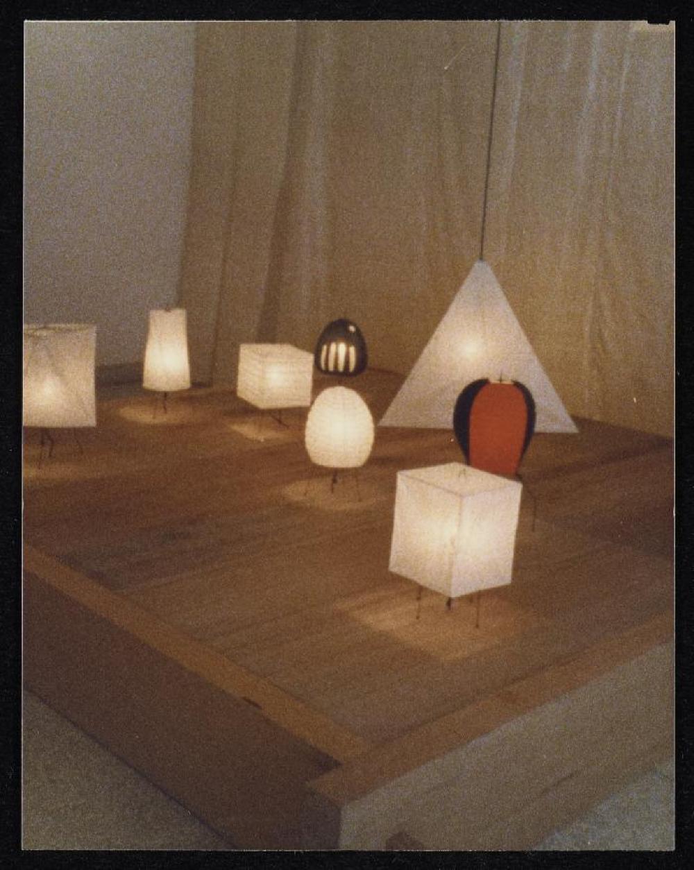 Akari on display as part of 'Isamu Noguchi: What is Sculpture?' at the 1986 Venice Biennale