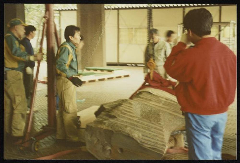 Installation process for "Isamu Noguchi Retrospective 1992," National Museum of Modern Art, Tokyo