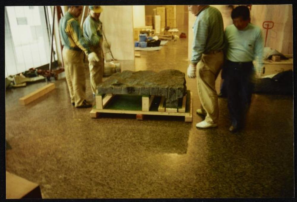 Installation process for "Isamu Noguchi Retrospective 1992," National Museum of Modern Art, Tokyo