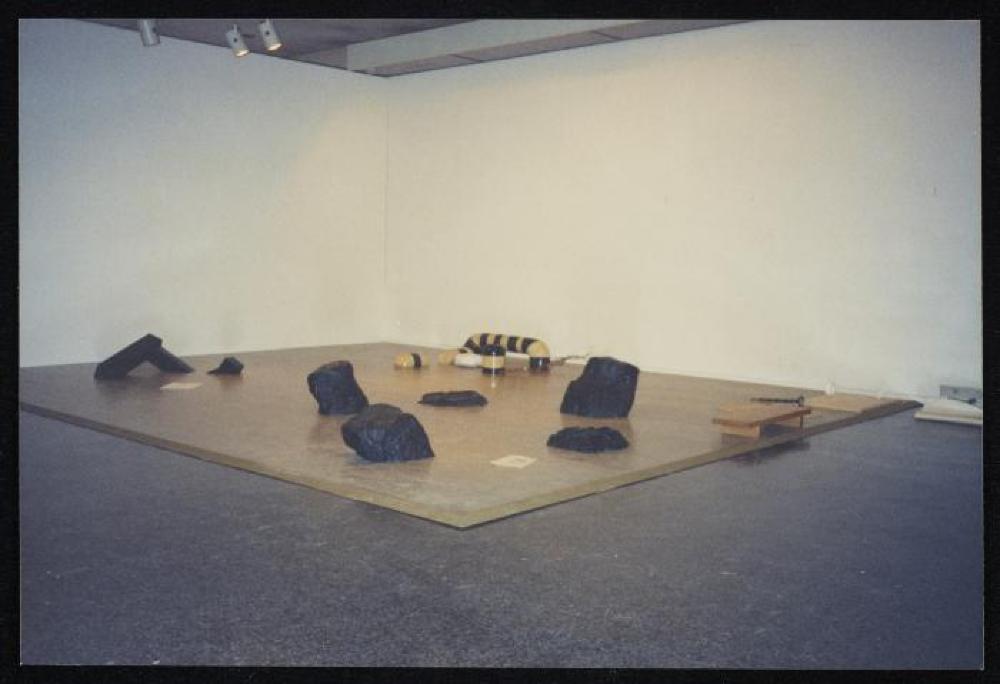 Installation view of "Isamu Noguchi Retrospective 1992," National Museum of Modern Art, Tokyo