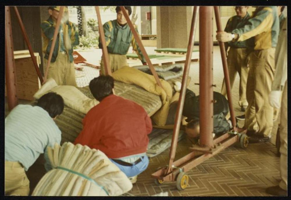 Installation process for "Isamu Noguchi Retrospective 1992," National Museum of Modern Art, Tokyo