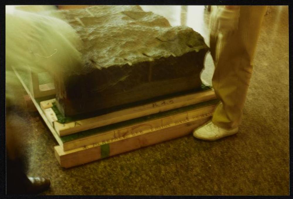 Installation process for "Isamu Noguchi Retrospective 1992," National Museum of Modern Art, Tokyo