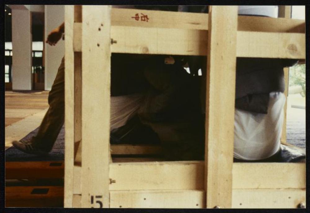 Installation process for "Isamu Noguchi Retrospective 1992," National Museum of Modern Art, Kyoto (travel venue)