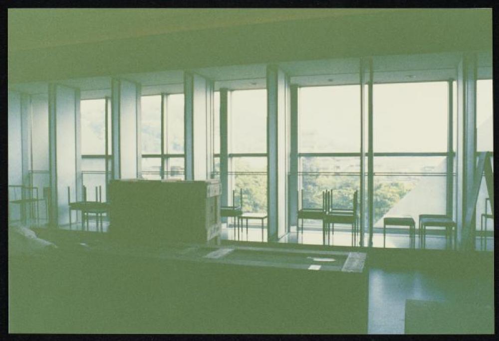 Installation process for "Isamu Noguchi Retrospective 1992," National Museum of Modern Art, Kyoto (travel venue)