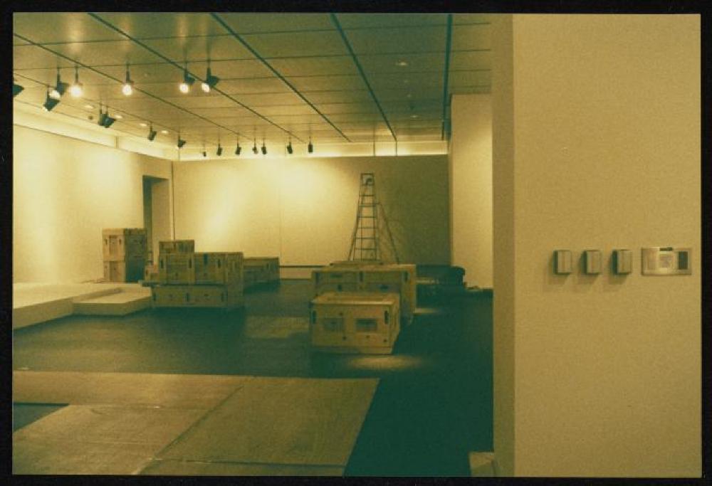 Installation process for "Isamu Noguchi Retrospective 1992," National Museum of Modern Art, Kyoto (travel venue)