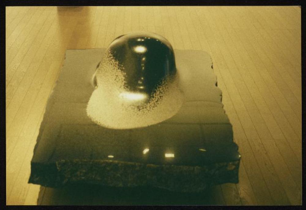 Installation process for "Isamu Noguchi Retrospective 1992," National Museum of Modern Art, Kyoto (travel venue)