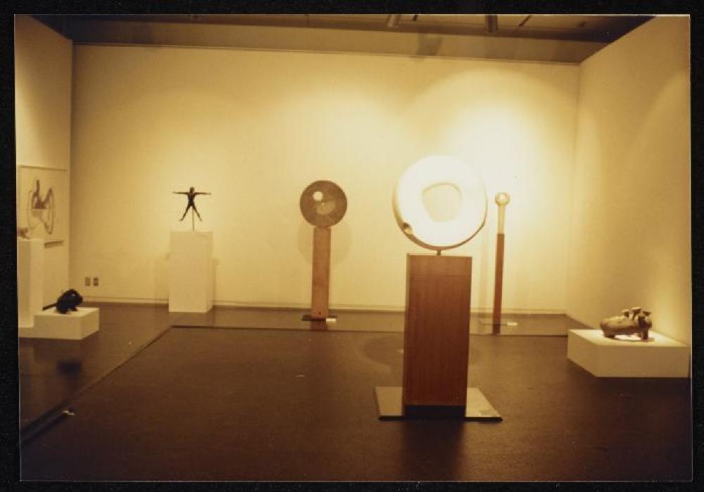 Installation view of "Isamu Noguchi Retrospective 1992," National Museum of Modern Art, Kyoto (travel venue)