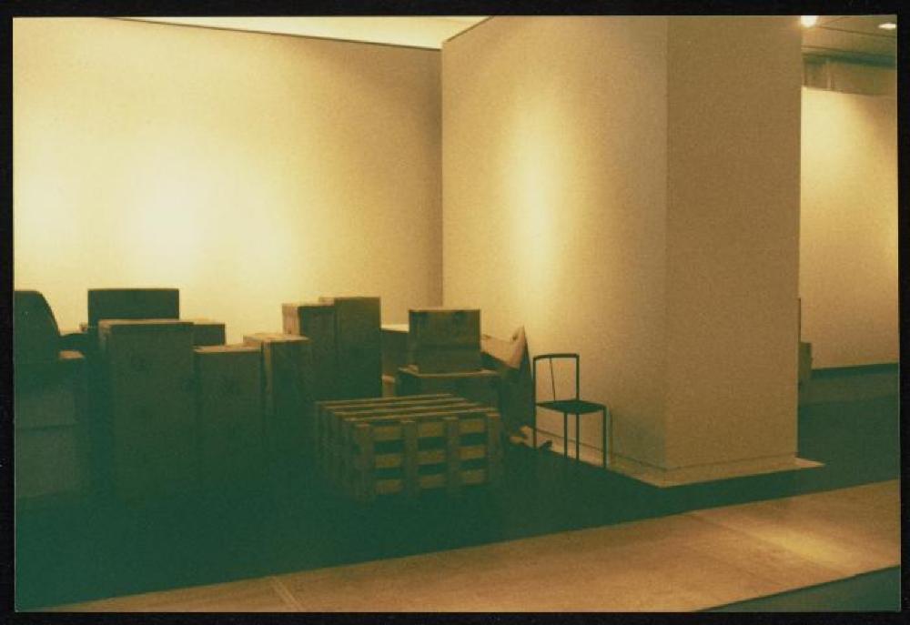 Installation process for "Isamu Noguchi Retrospective 1992," National Museum of Modern Art, Kyoto (travel venue)