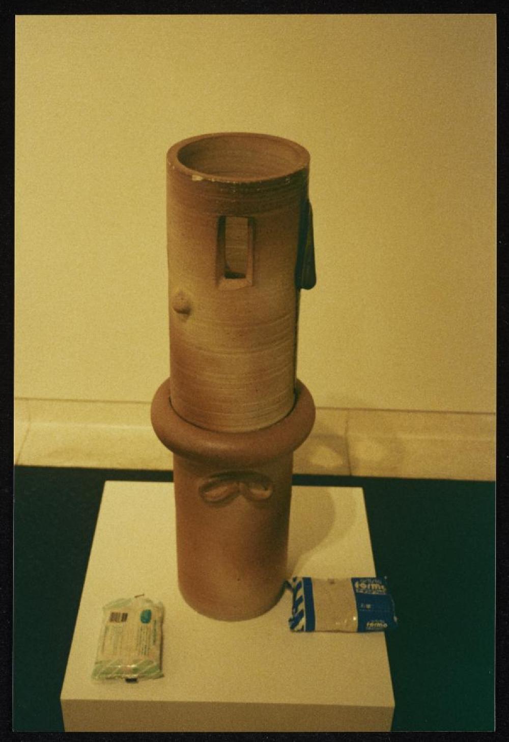 Installation process for "Isamu Noguchi Retrospective 1992," National Museum of Modern Art, Kyoto (travel venue)