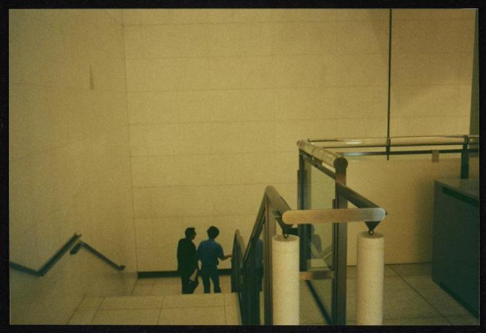 Installation process for "Isamu Noguchi Retrospective 1992," National Museum of Modern Art, Kyoto (travel venue)