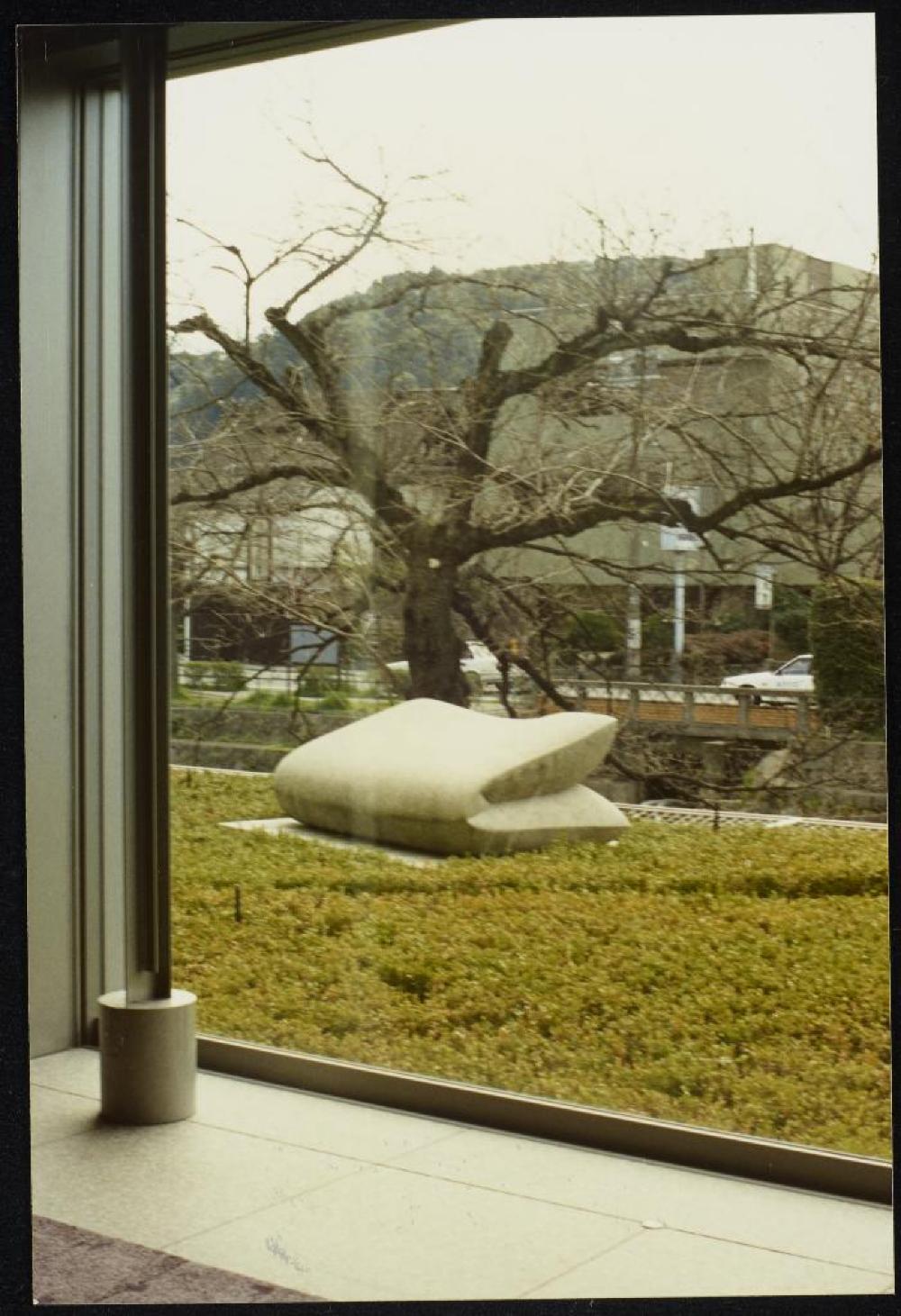 Installation view of "Isamu Noguchi Retrospective 1992," National Museum of Modern Art, Kyoto (travel venue)