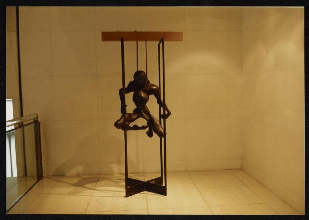Installation process for "Isamu Noguchi Retrospective 1992," National Museum of Modern Art, Kyoto (travel venue)