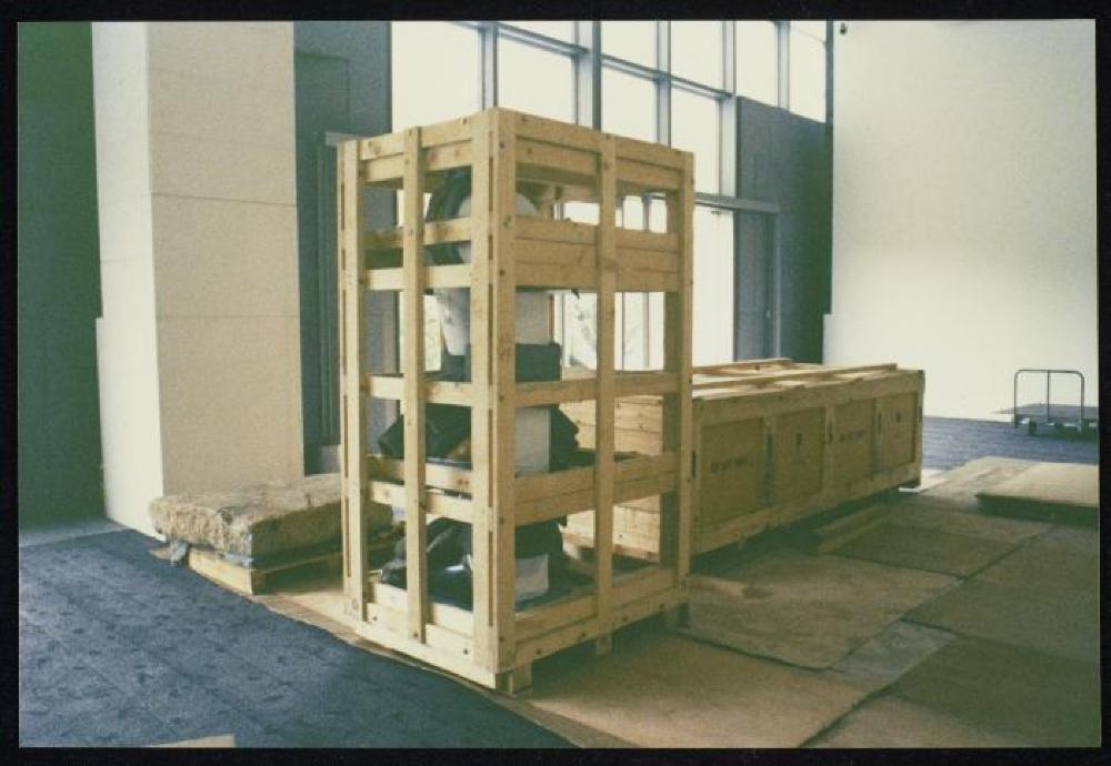 Installation process for "Isamu Noguchi Retrospective 1992," National Museum of Modern Art, Kyoto (travel venue)